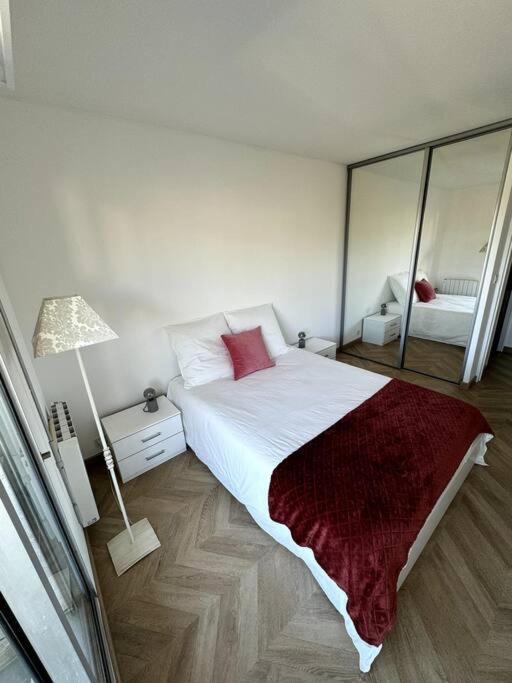 Appartement Neuf Avec Balcon Et Parking Prive Caen Kültér fotó